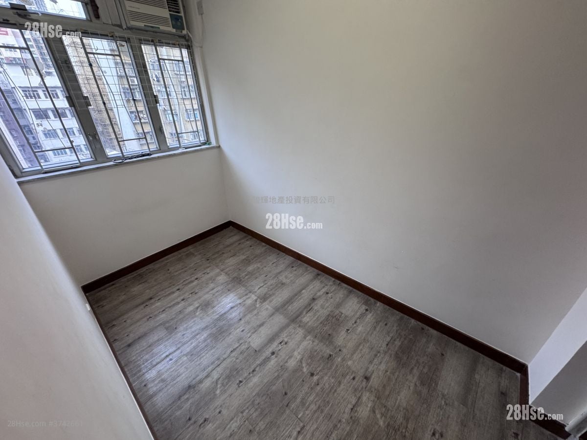 Cheng Fai Building Sell 3 Bedrooms , 1 Bathroom 463 ft²