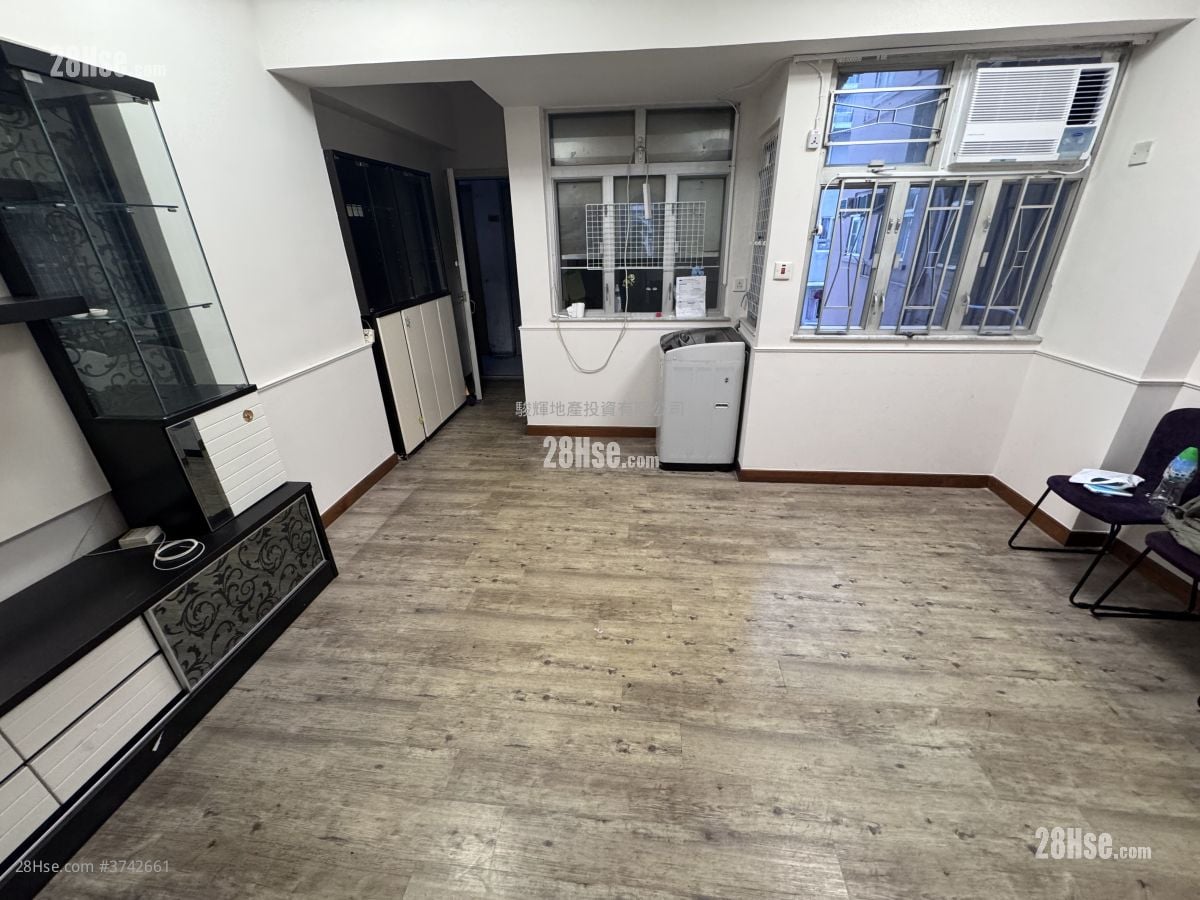 Cheng Fai Building Sell 3 Bedrooms , 1 Bathroom 463 ft²