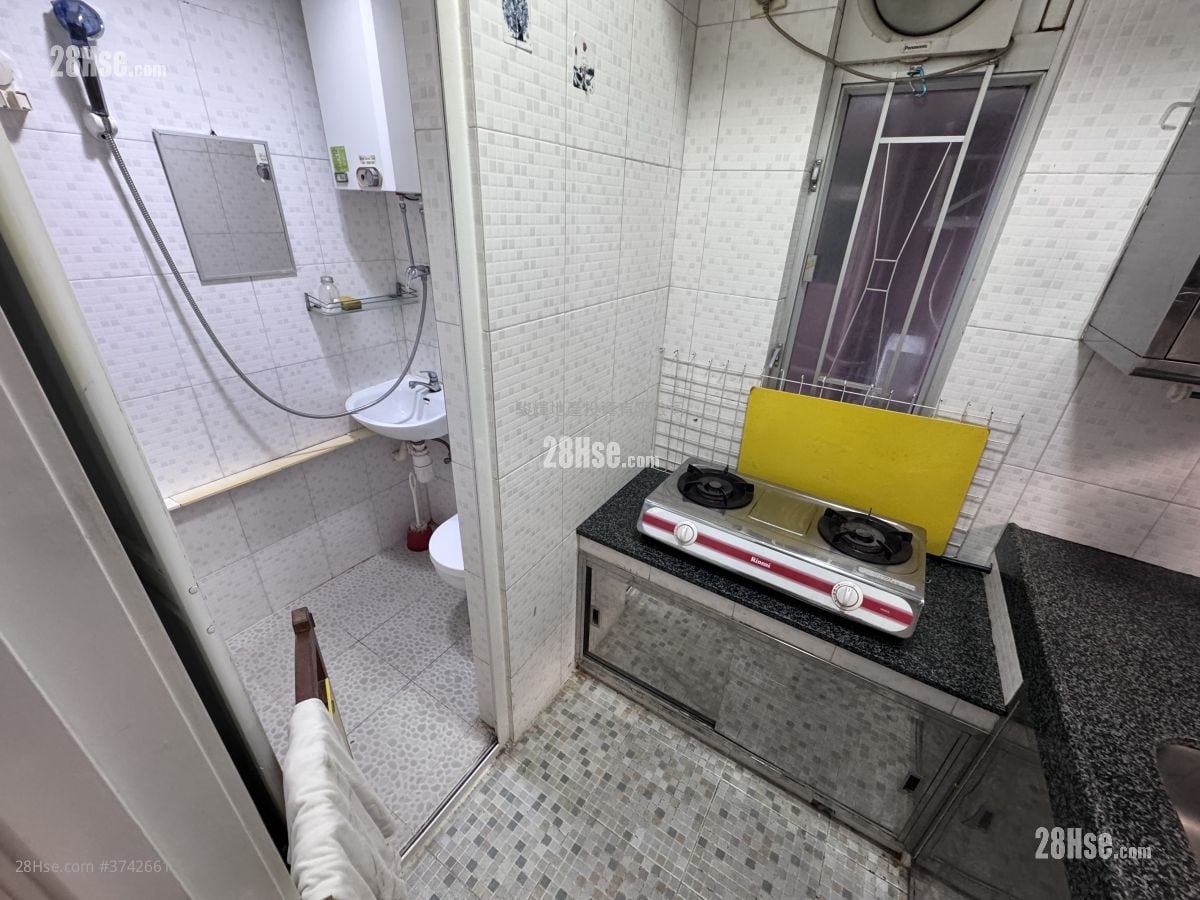 Cheng Fai Building Sell 3 Bedrooms , 1 Bathroom 463 ft²