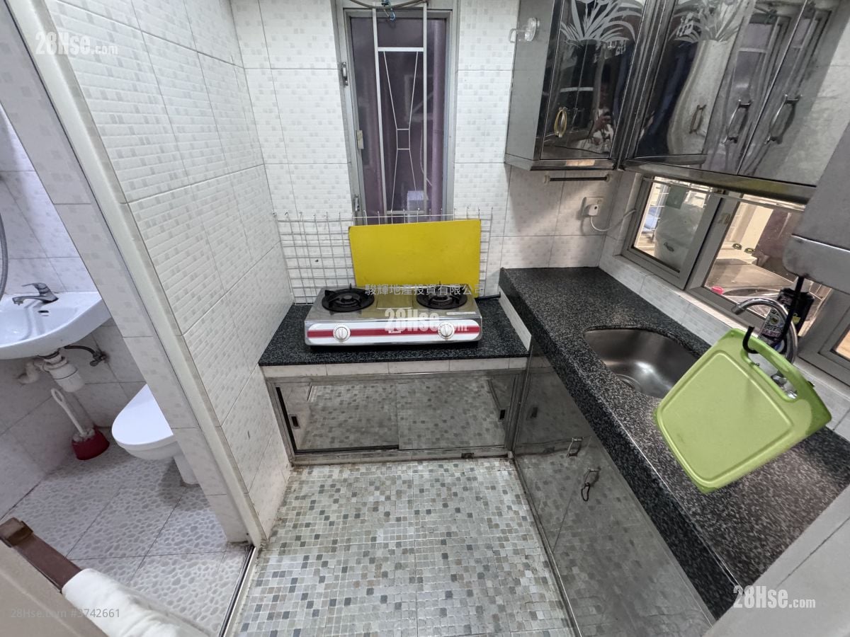 Cheng Fai Building Sell 3 Bedrooms , 1 Bathroom 463 ft²