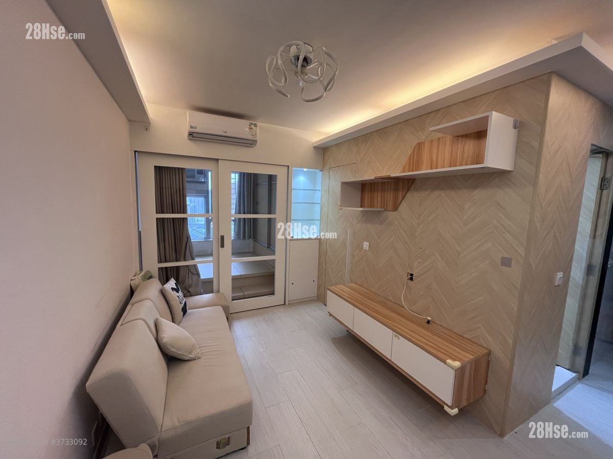 Kam Fai Court Sell 2 Bedrooms , 1 Bathroom 381 ft²