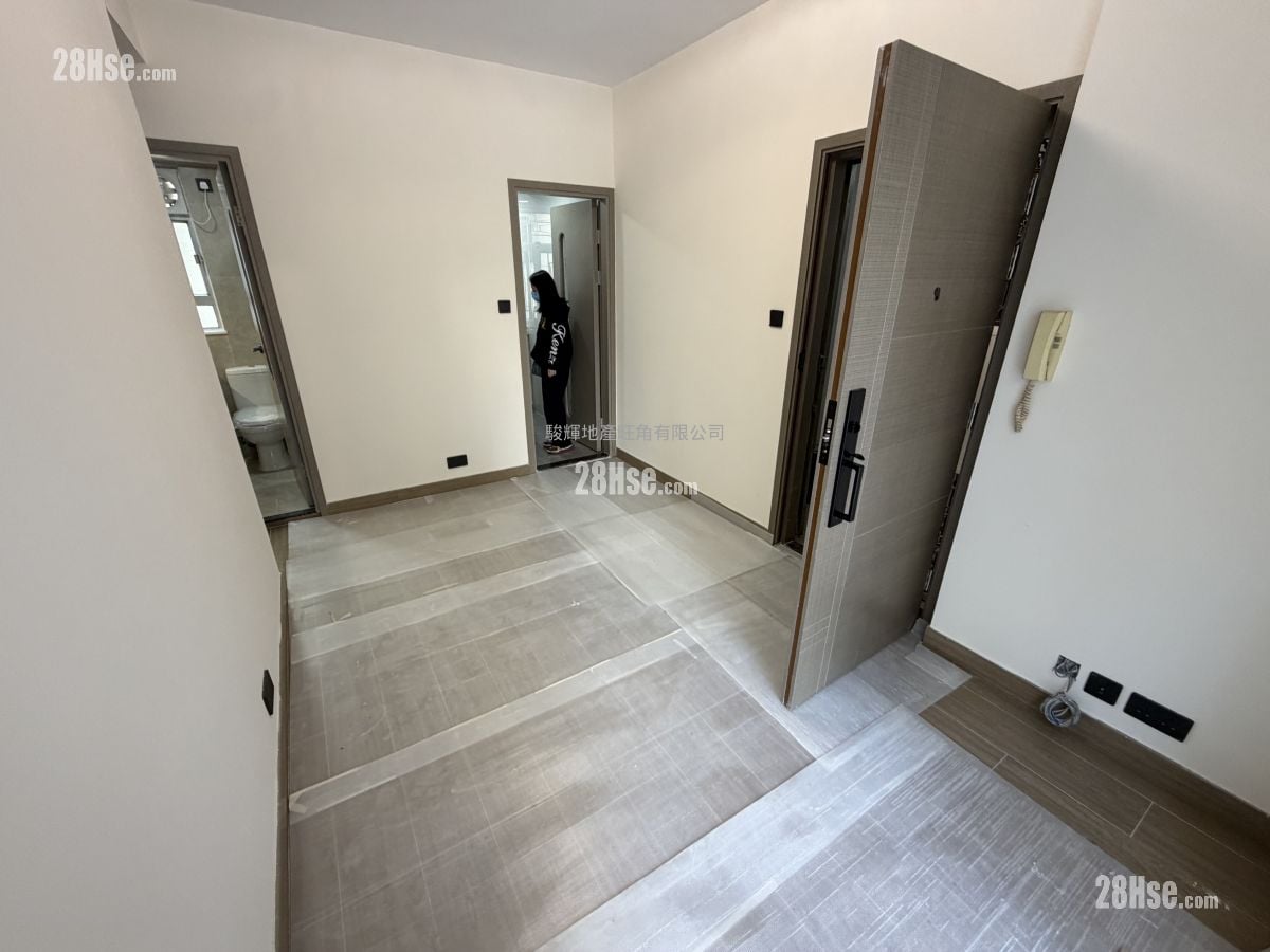 Yen Yee Mansion Sell 2 Bedrooms , 1 Bathroom 381 ft²