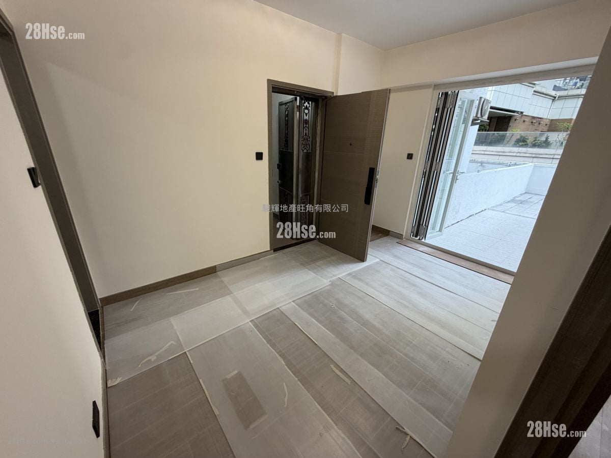 Yen Yee Mansion Sell 2 Bedrooms , 1 Bathroom 381 ft²