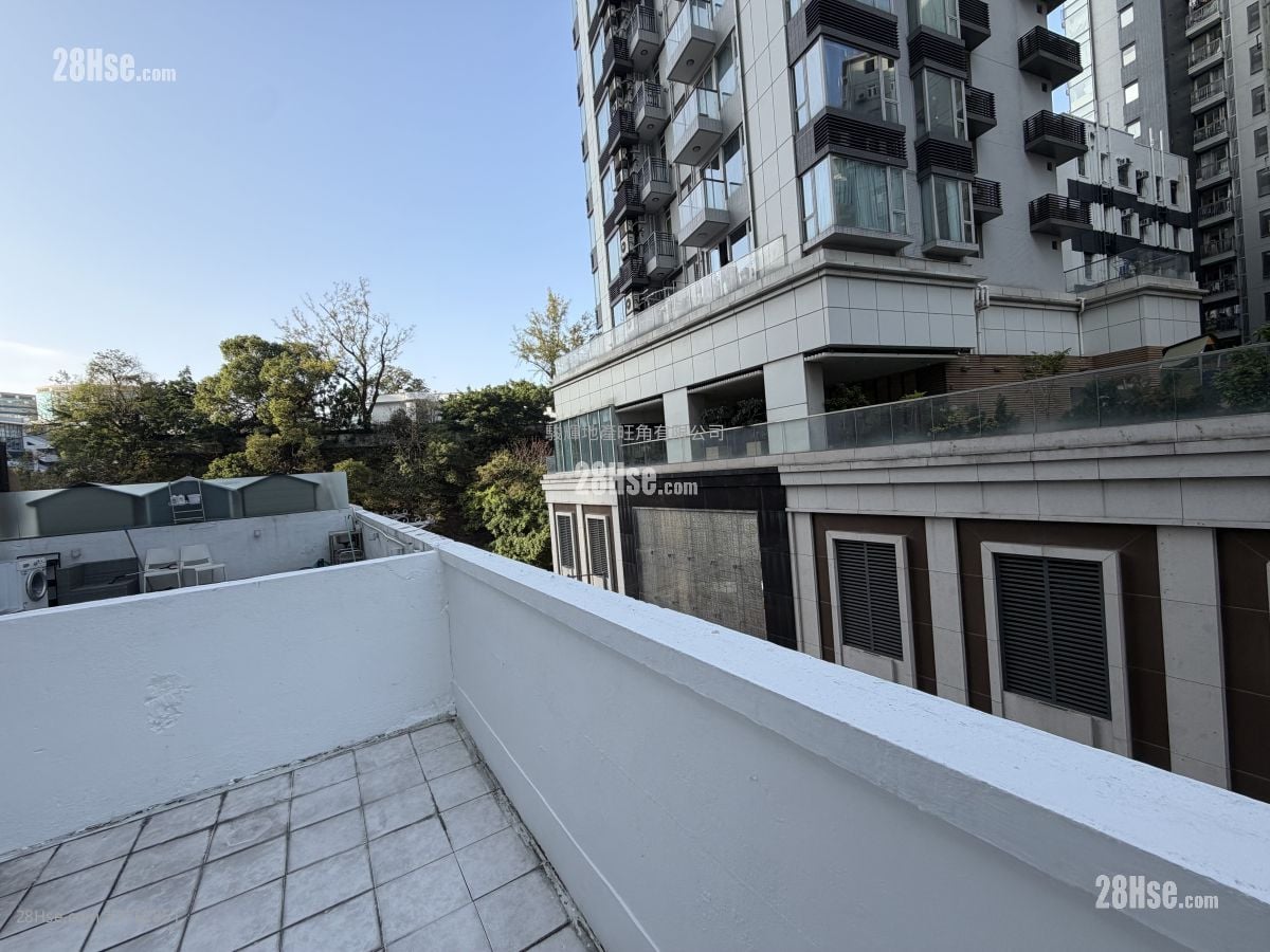 Yen Yee Mansion Sell 2 Bedrooms , 1 Bathroom 381 ft²