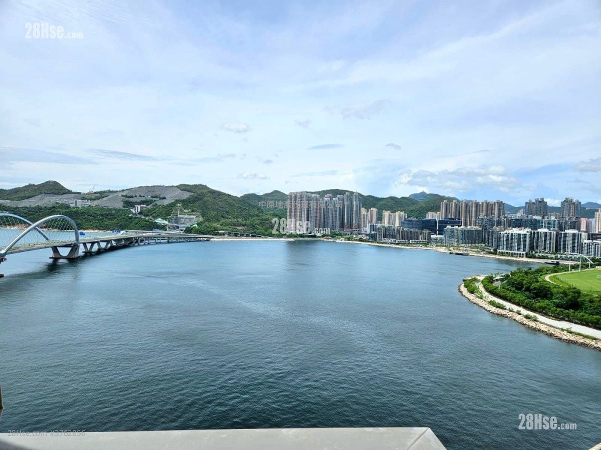 Sea To Sky Sell 3 Bedrooms , 2 Bathrooms 743 ft²