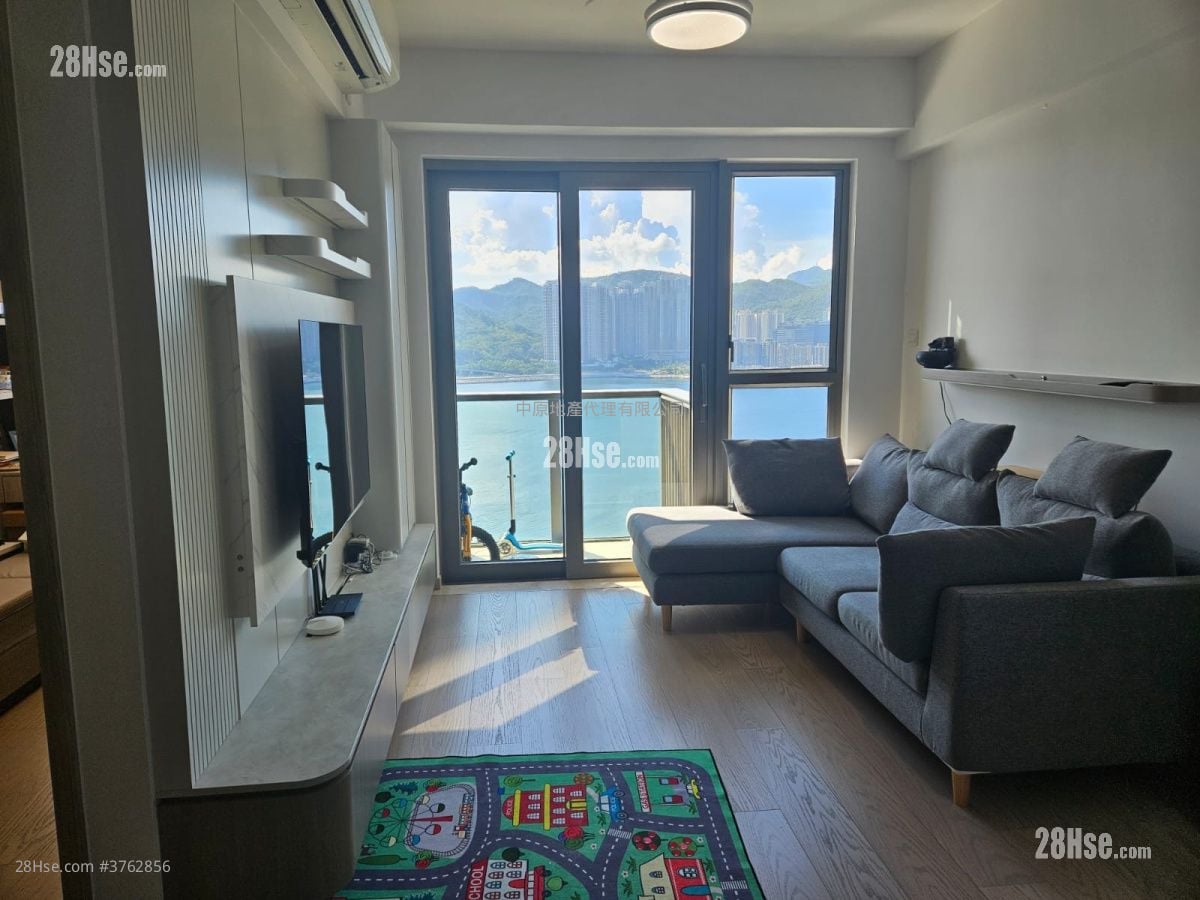 Sea To Sky Sell 3 Bedrooms , 2 Bathrooms 743 ft²