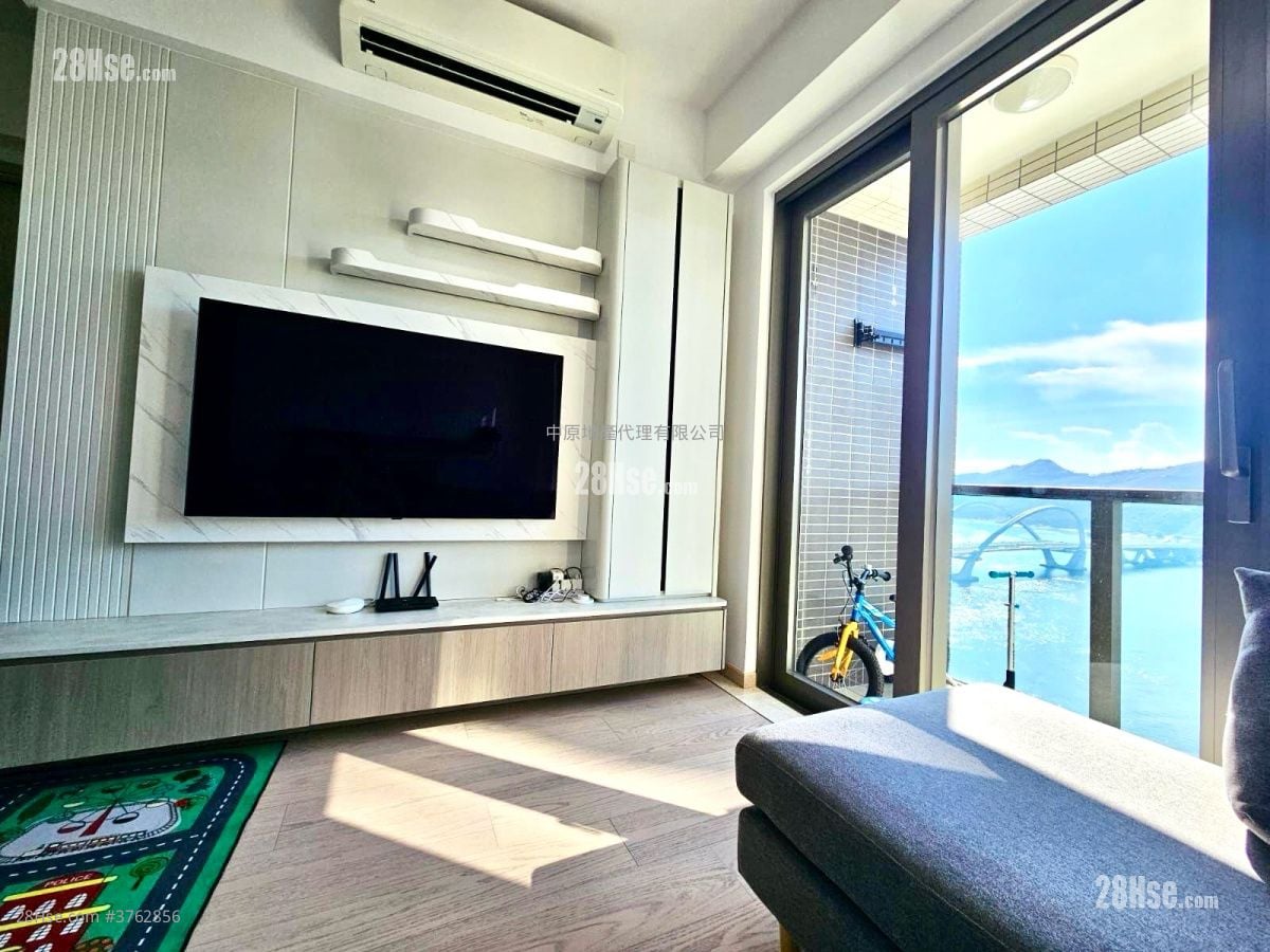 Sea To Sky Sell 3 Bedrooms , 2 Bathrooms 743 ft²