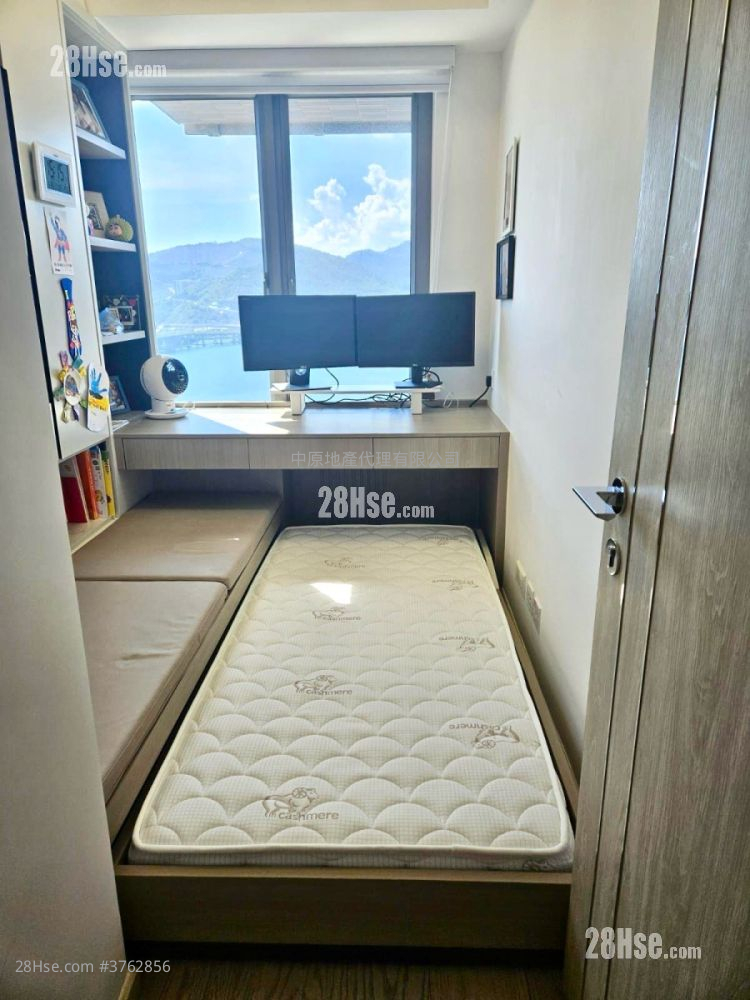 Sea To Sky Sell 3 Bedrooms , 2 Bathrooms 743 ft²