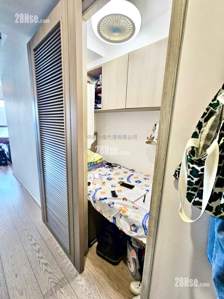 Sea To Sky Sell 3 Bedrooms , 2 Bathrooms 743 ft²