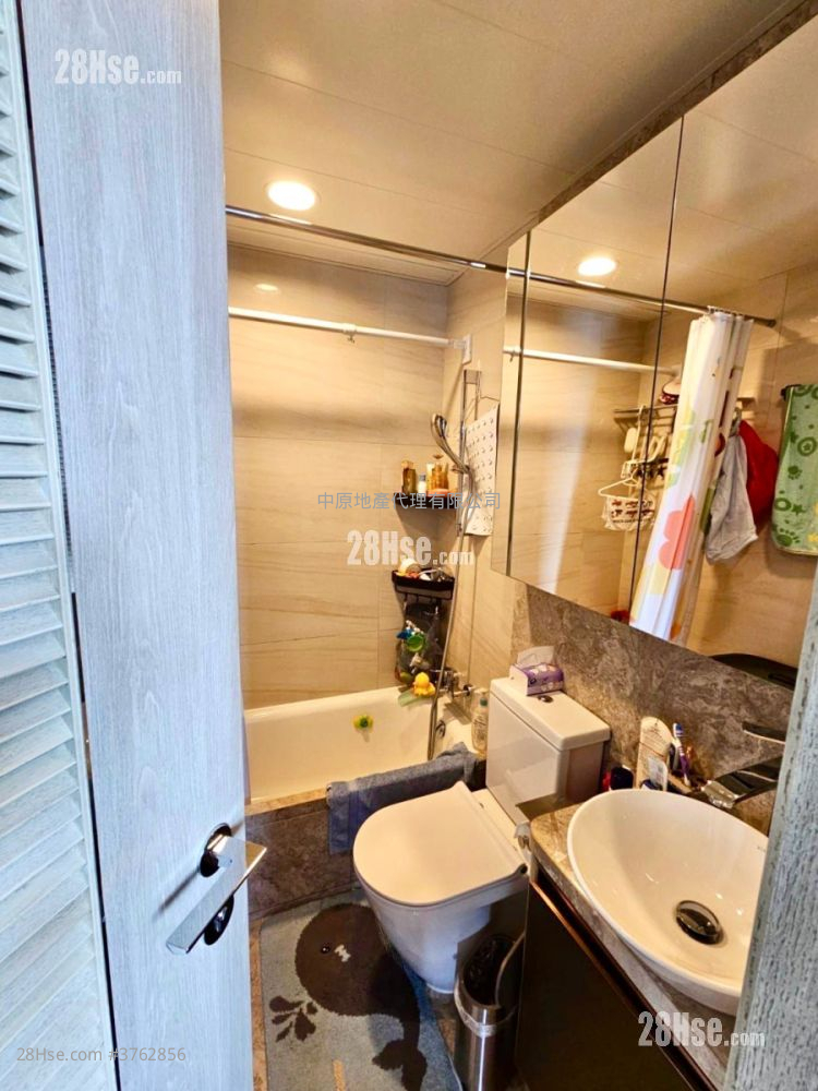 Sea To Sky Sell 3 Bedrooms , 2 Bathrooms 743 ft²