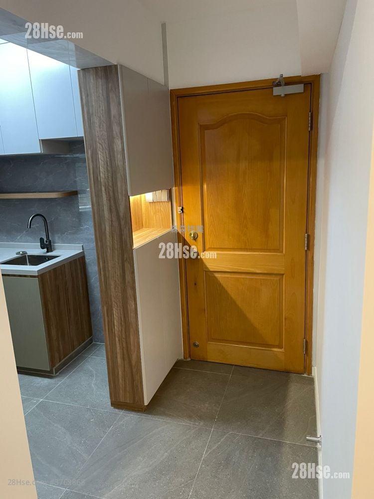 Full Wealth Gardens Sell 2 Bedrooms , 1 Bathroom 447 ft²