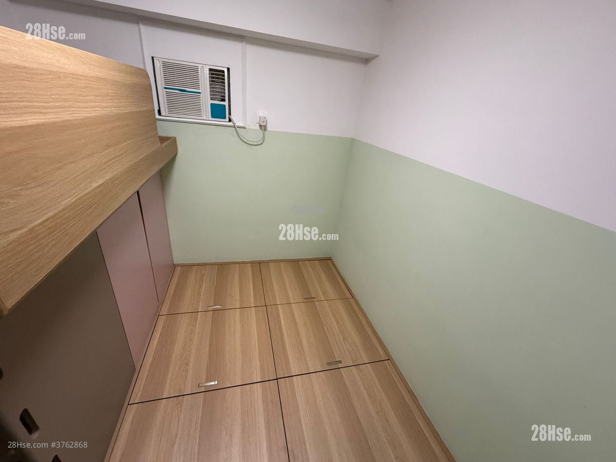 Full Wealth Gardens Sell 2 Bedrooms , 1 Bathroom 447 ft²