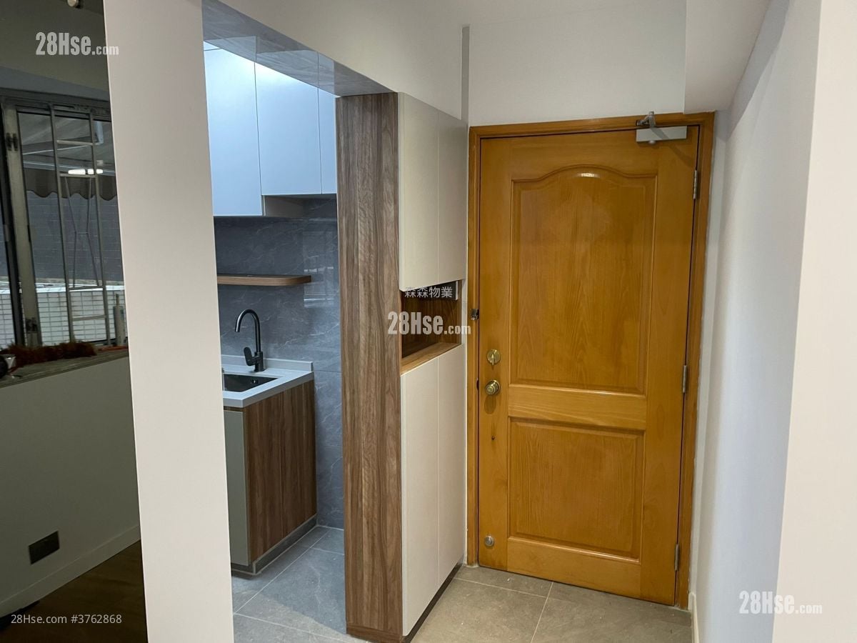 Full Wealth Gardens Sell 2 Bedrooms , 1 Bathroom 447 ft²