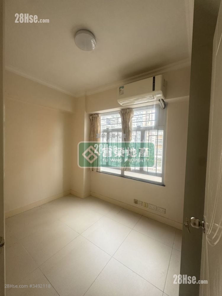 Oscar Court Sell 3 Bedrooms , 1 Bathroom 540 ft²