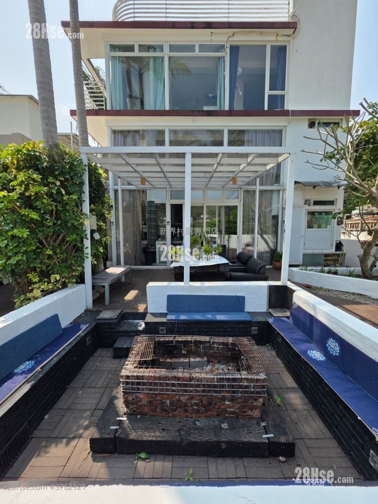 村屋 售盘 4 房 , 3 浴室 2,100 平方尺