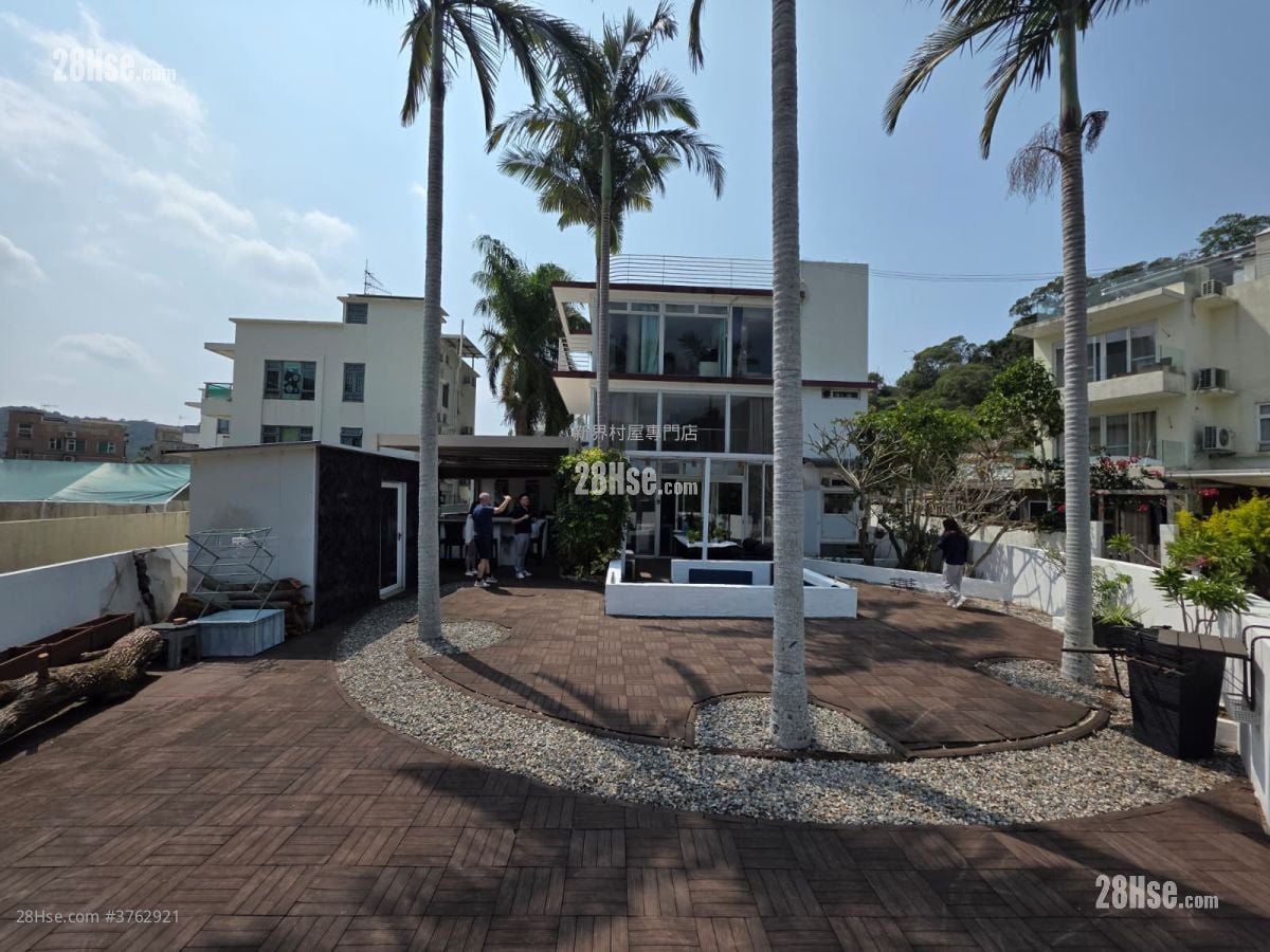 村屋 售盘 4 房 , 3 浴室 2,100 平方尺