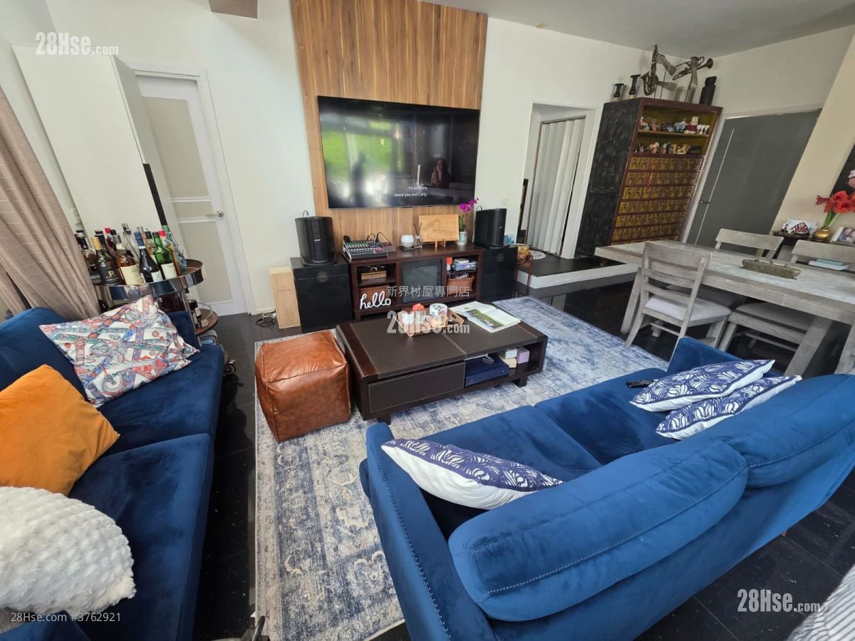 村屋 售盘 4 房 , 3 浴室 2,100 平方尺