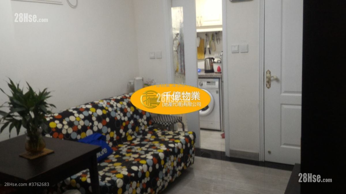 Golden Court Sell 2 Bedrooms , 1 Bathroom 329 ft²