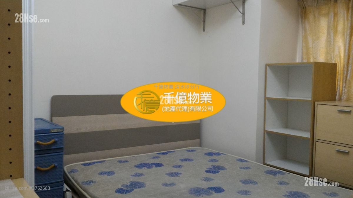 Golden Court Sell 2 Bedrooms , 1 Bathroom 329 ft²
