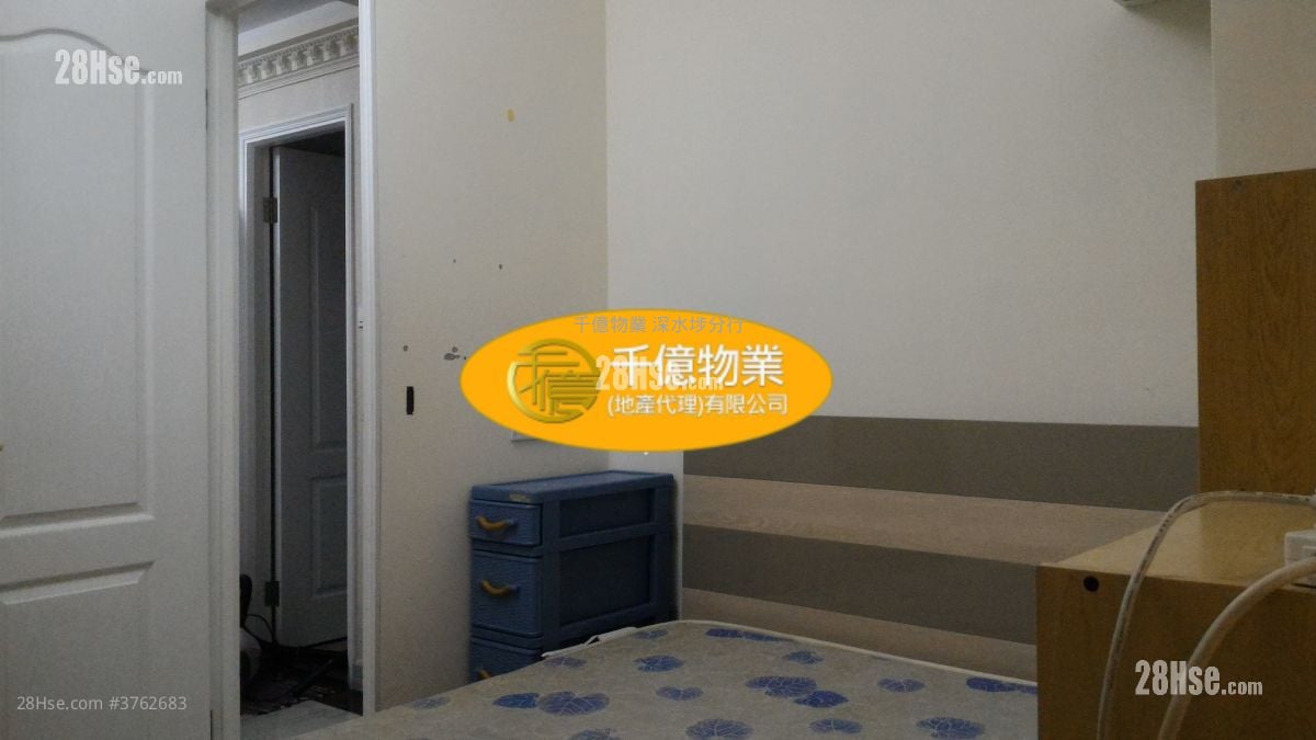 Golden Court Sell 2 Bedrooms , 1 Bathroom 329 ft²