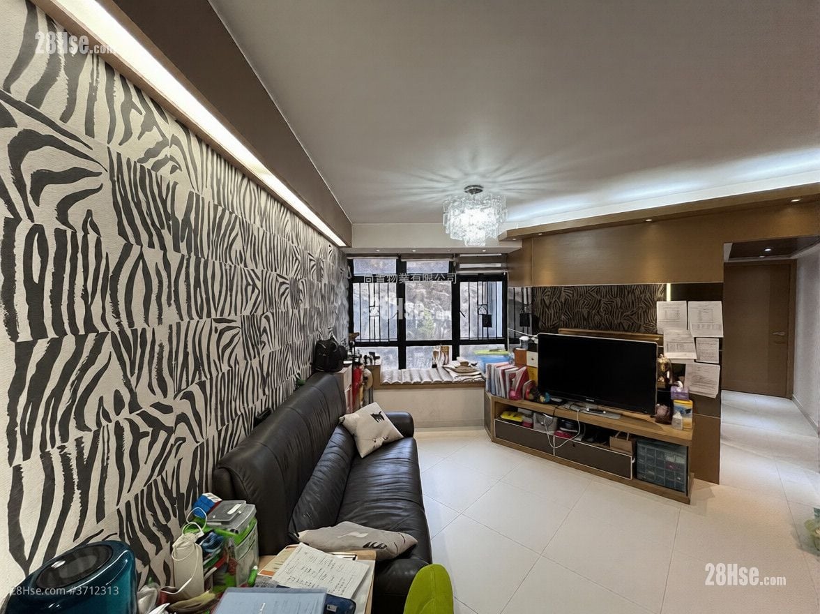 康怡花園 售盤 3 房 , 1 浴室 596 平方呎