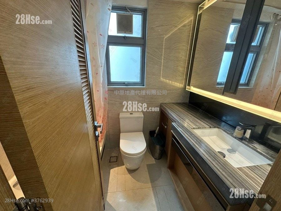 峻峦 售盘 3 房 605 平方尺