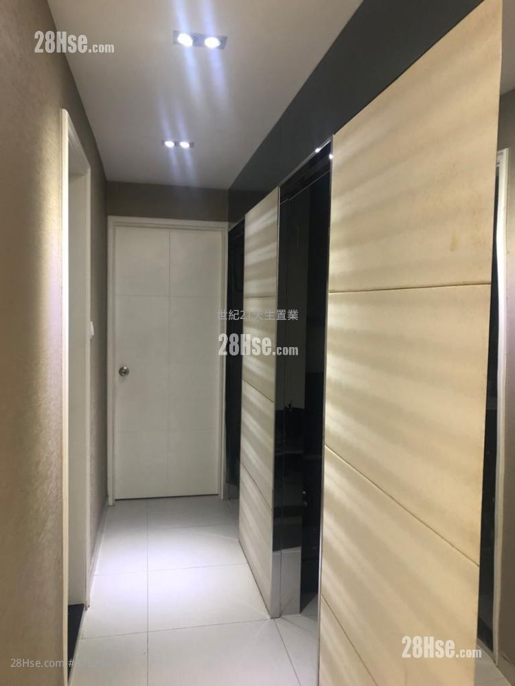 Verdant Villa Sell 3 Bedrooms , 2 Bathrooms 825 ft²