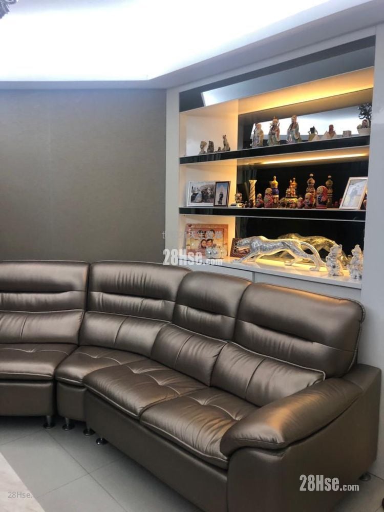 Verdant Villa Sell 3 Bedrooms , 2 Bathrooms 825 ft²