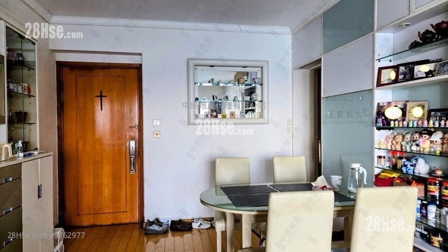 Island Resort Sell 3 Bedrooms , 2 Bathrooms 811 ft²