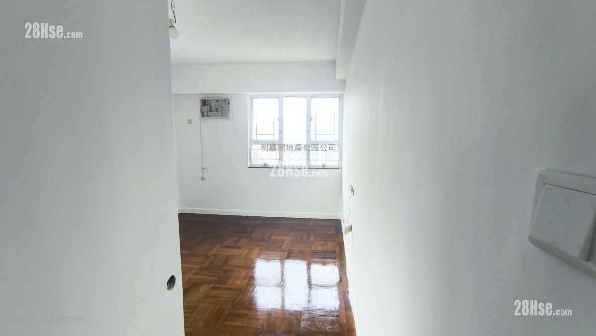 世界花園 售盤 4 房 , 2 浴室 1,800 平方呎