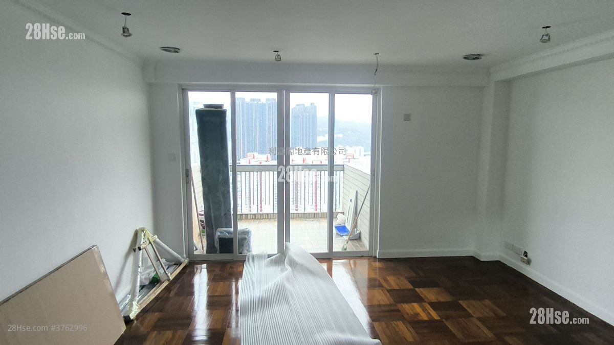 世界花園 售盤 4 房 , 2 浴室 1,800 平方呎