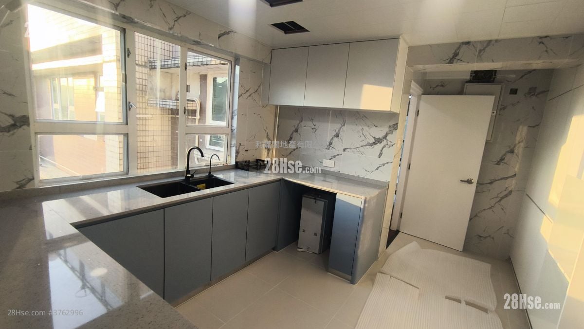 世界花園 售盤 4 房 , 2 浴室 1,800 平方呎