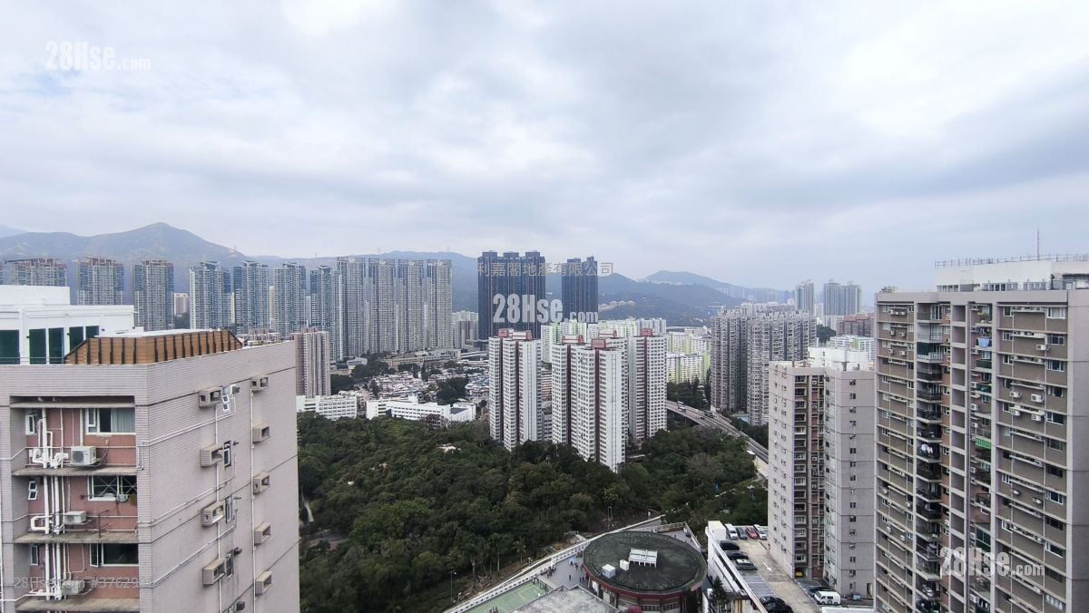 世界花園 售盤 4 房 , 2 浴室 1,800 平方呎