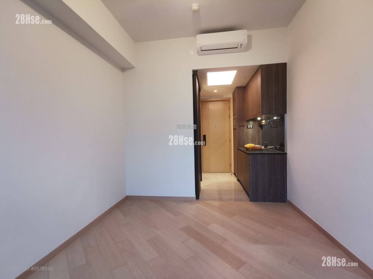 Novum West Rental Studio , 1 Bathroom 230 ft²