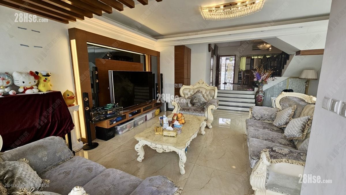 The Castle Bay Sell 4 Bedrooms , 3 Bathrooms 1,371 ft²