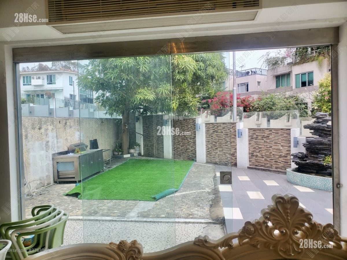 The Castle Bay Sell 4 Bedrooms , 3 Bathrooms 1,371 ft²