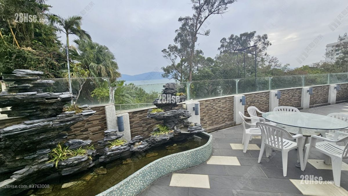 The Castle Bay Sell 4 Bedrooms , 3 Bathrooms 1,371 ft²