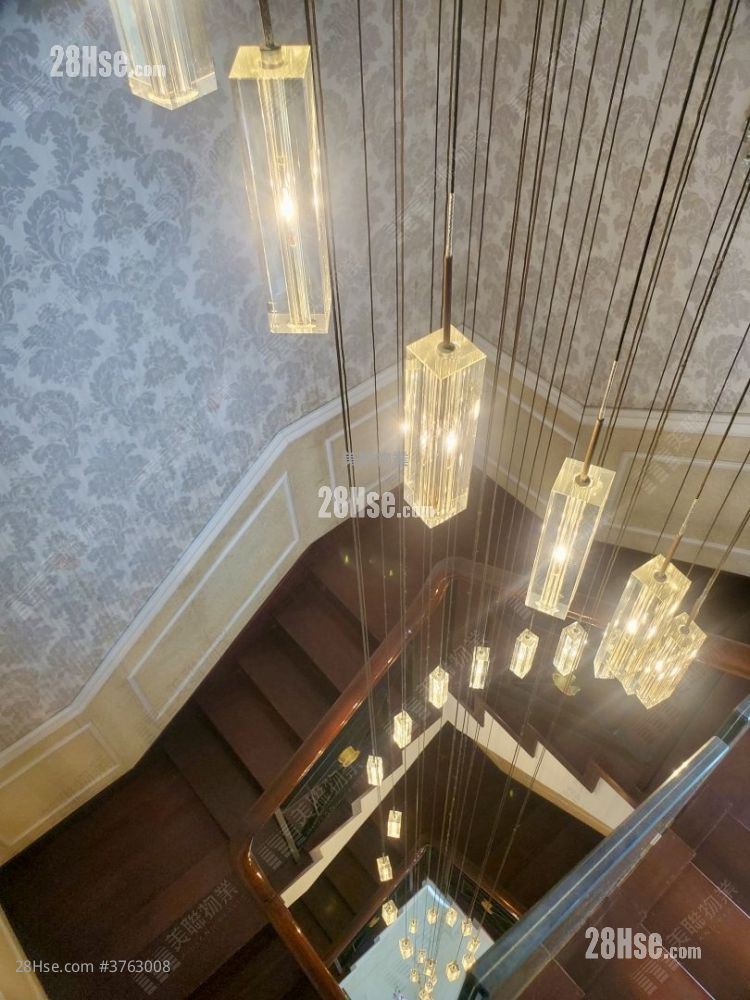 The Castle Bay Sell 4 Bedrooms , 3 Bathrooms 1,371 ft²