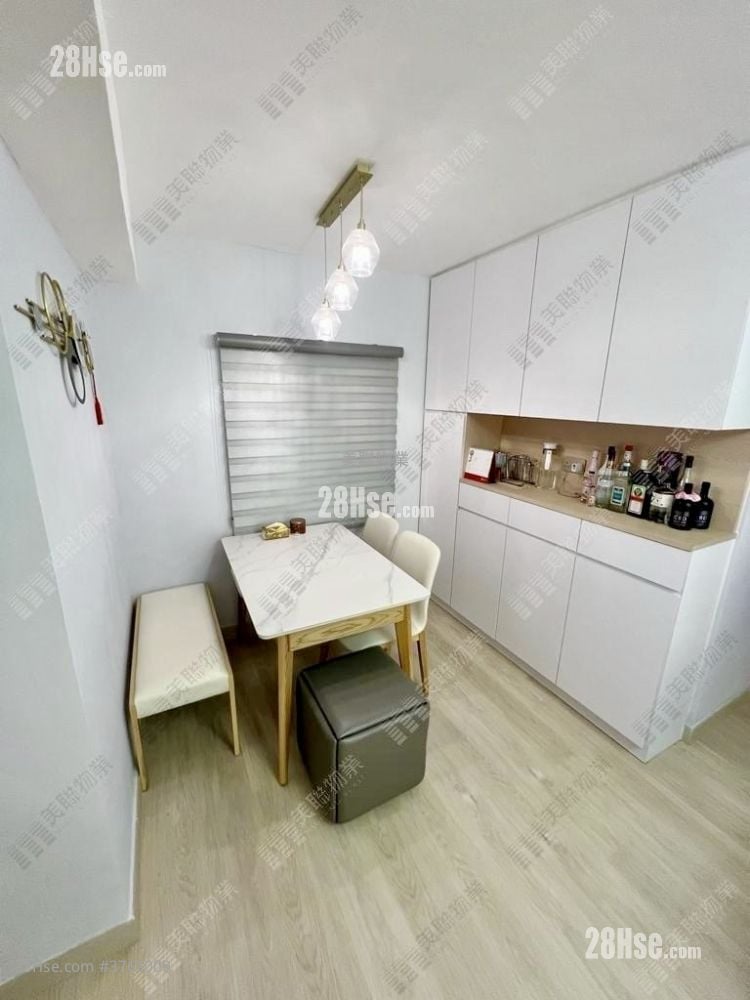 Waterside Plaza Sell 2 Bedrooms , 1 Bathroom 470 ft²