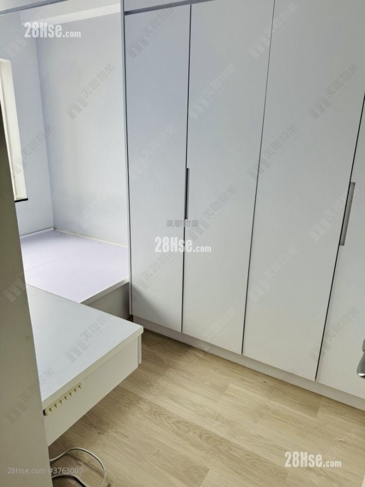 Waterside Plaza Sell 2 Bedrooms , 1 Bathroom 470 ft²