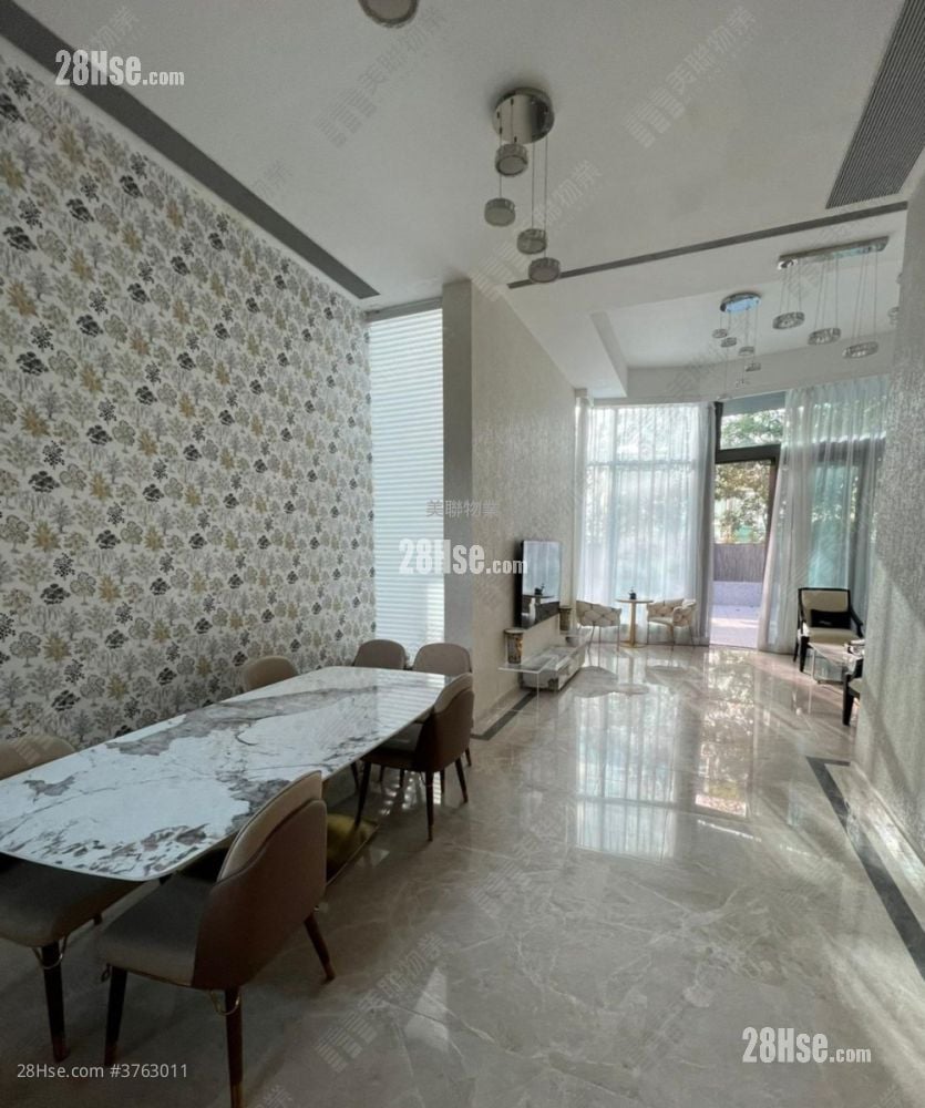 Le Pont Sell 5+ Bedrooms , 5+ Bathrooms 2,707 ft²