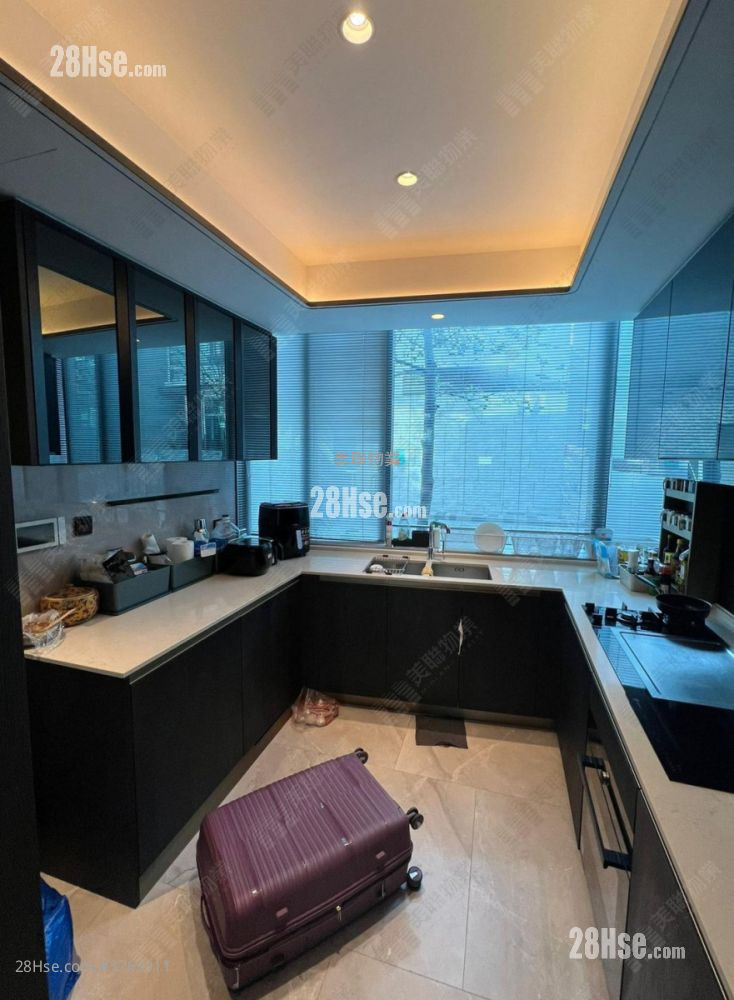 Le Pont Sell 5+ Bedrooms , 5+ Bathrooms 2,707 ft²