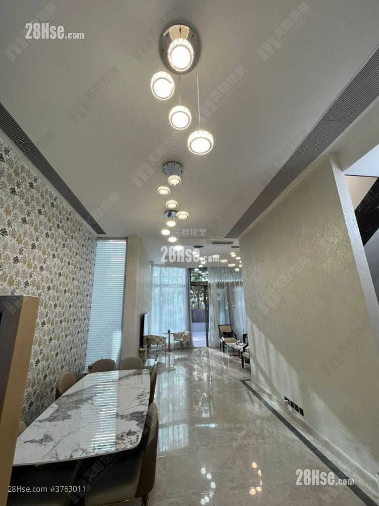 Le Pont Sell 5+ Bedrooms , 5+ Bathrooms 2,707 ft²