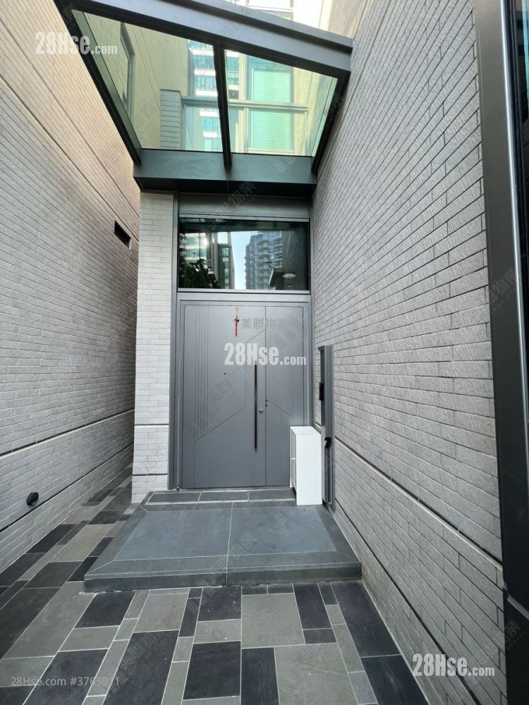 Le Pont Sell 5+ Bedrooms , 5+ Bathrooms 2,707 ft²