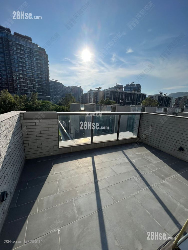 Le Pont Sell 5+ Bedrooms , 5+ Bathrooms 2,707 ft²