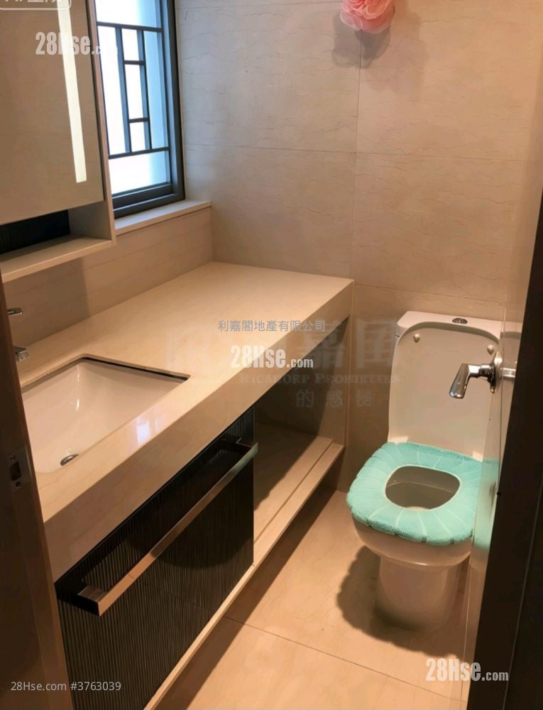 The Riverpark Sell 3 Bedrooms , 2 Bathrooms 725 ft²