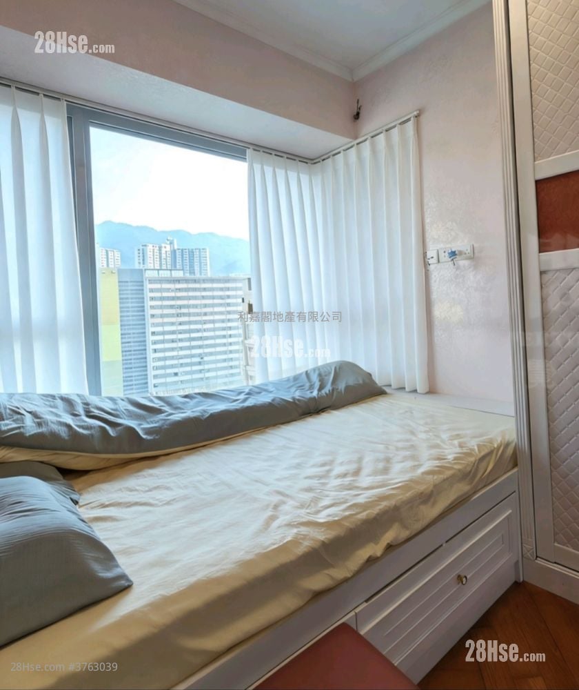 The Riverpark Sell 3 Bedrooms , 2 Bathrooms 725 ft²