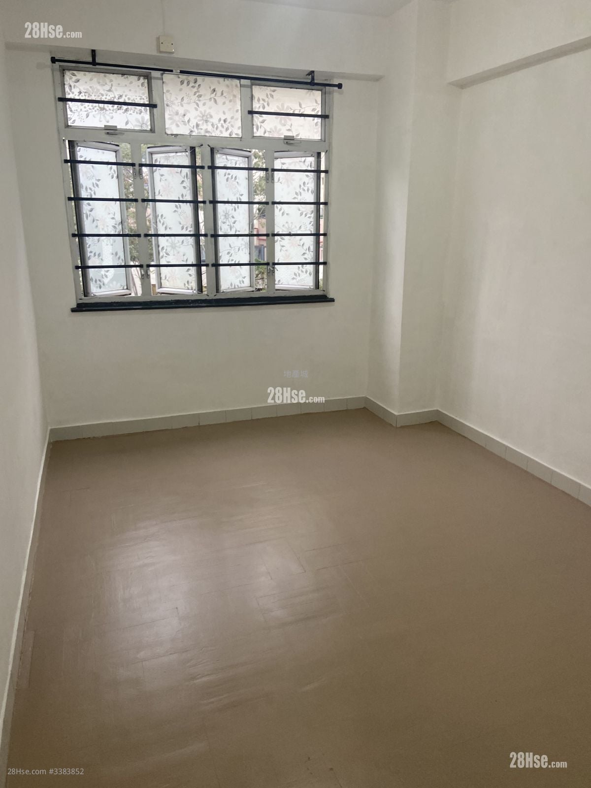 Hiu Kwong Court Sell 2 Bedrooms , 1 Bathroom 443 ft²