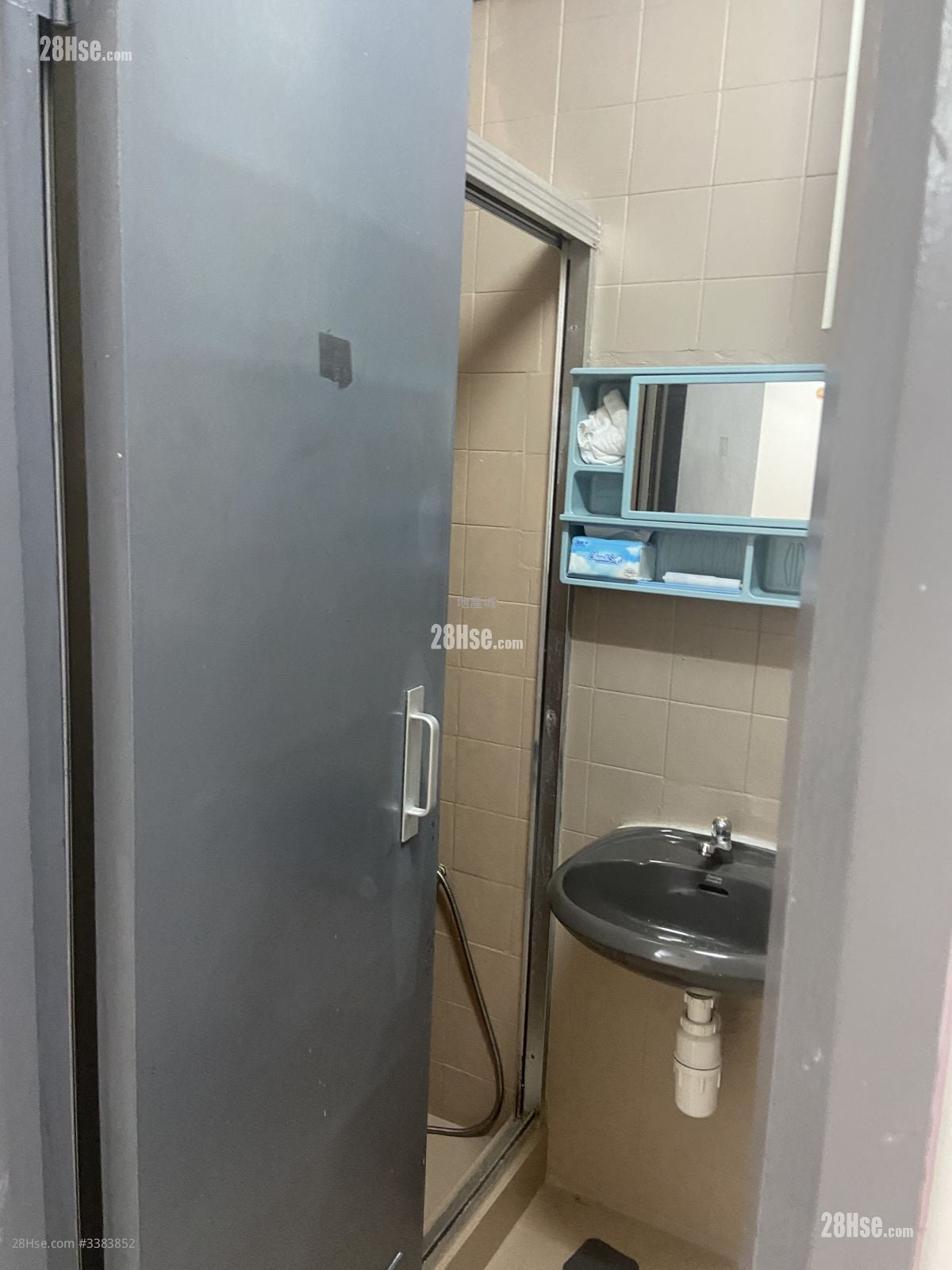 Hiu Kwong Court Sell 2 Bedrooms , 1 Bathroom 443 ft²