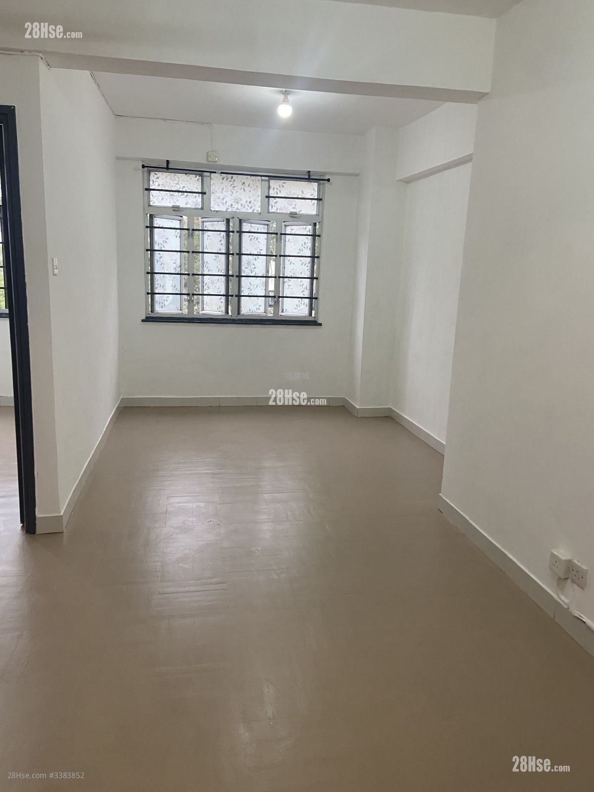 Hiu Kwong Court Sell 2 Bedrooms , 1 Bathroom 443 ft²